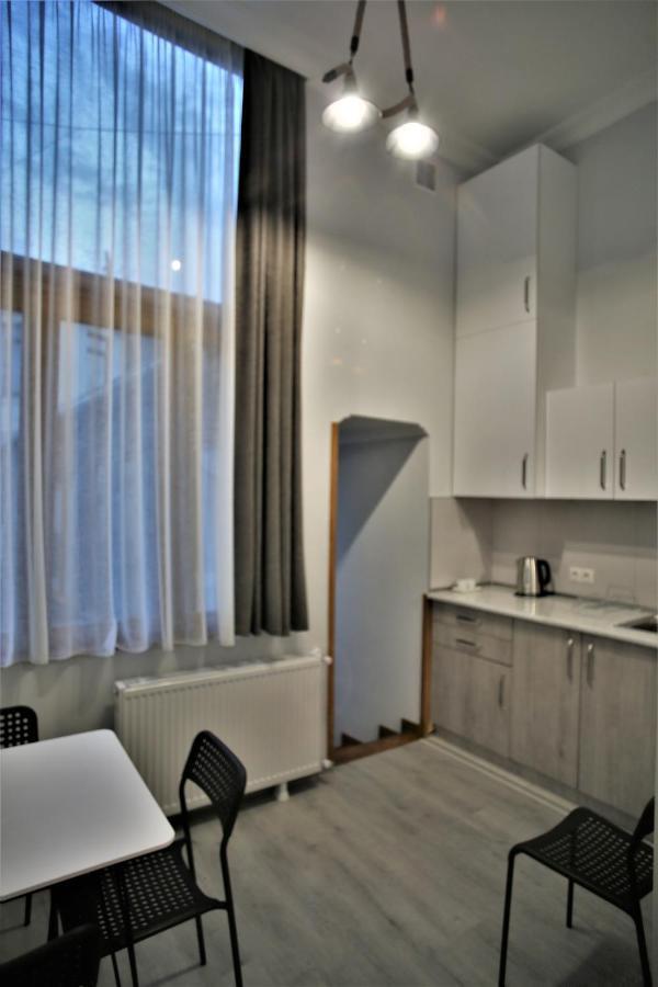 Love Home Apartment *